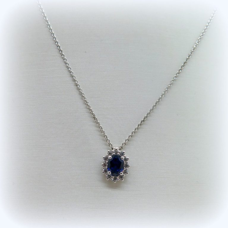 Collana ciondolo in argento 925 centro blu color zaffiro