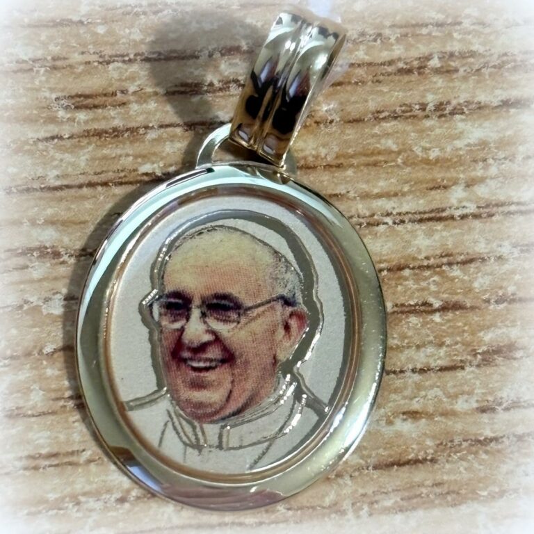 Ciondolo papa Francesco in oro giallo 18 ct