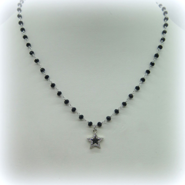 Collana stella pendente in argento 925 e sfere nere