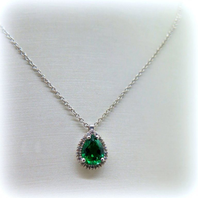 Collana ciondolo goccia verde in argento 925