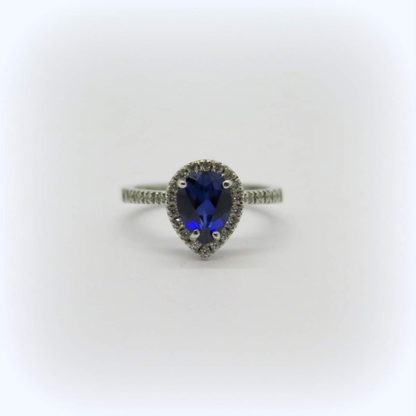 Anello in argento centro goccia blu contorno