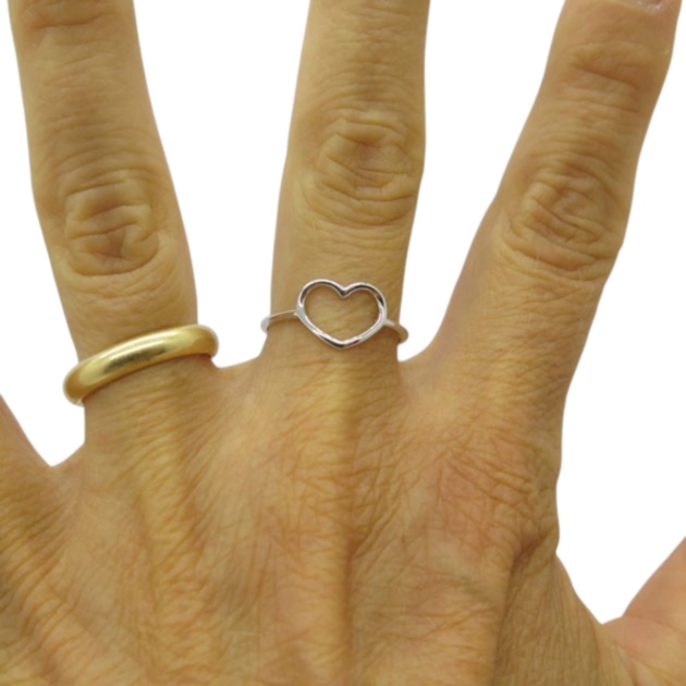 Anello cuore in oro bianco 18 ct