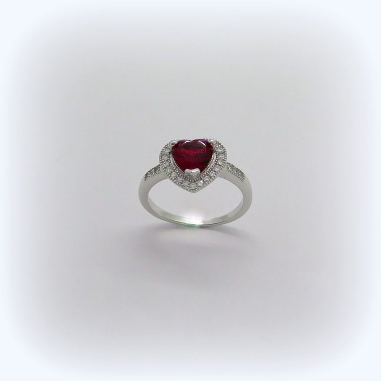 Anello cuore rosso in argento 925