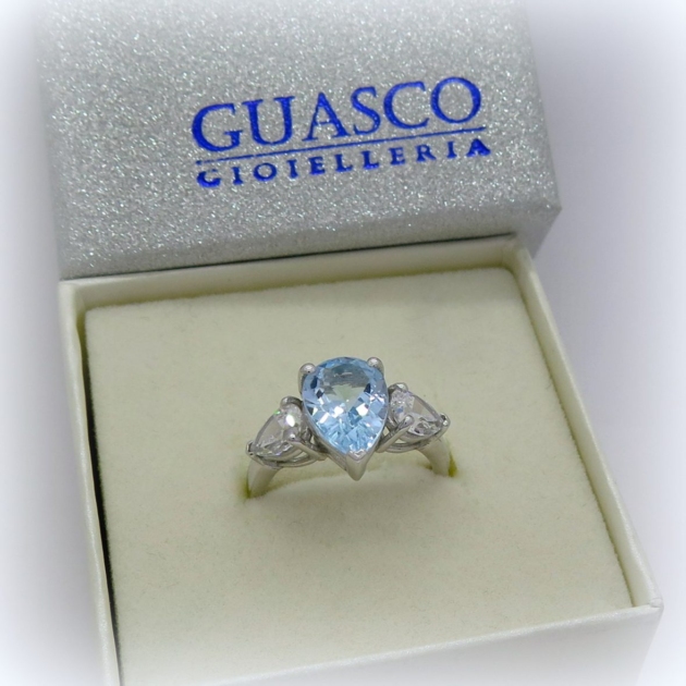 Anello goccia topazio azzurro in argento 925