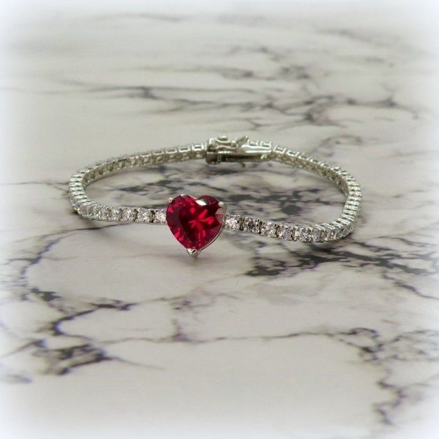 Bracciale tennis con cuore rosso in argento 925