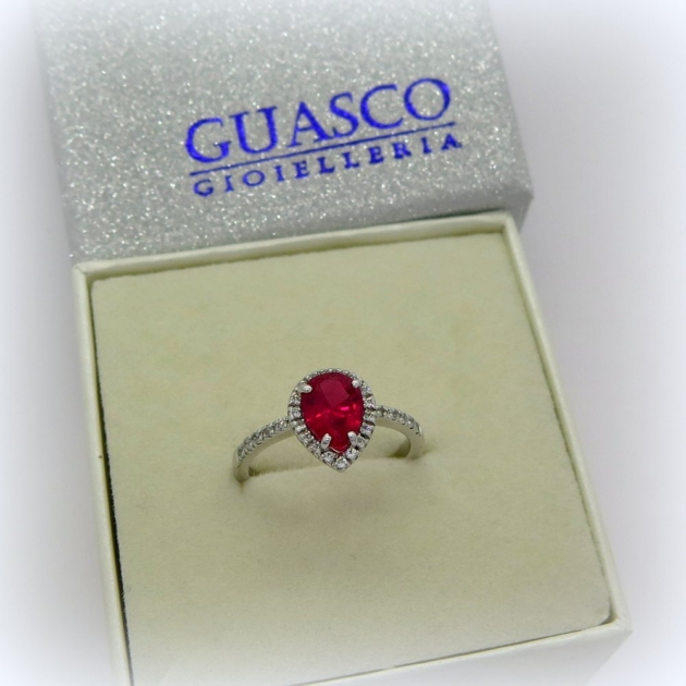 Anello contorno goccia rossa in argento 925