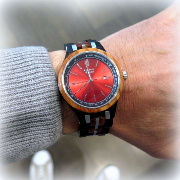 Orologio in legno quadrante rosso Green Time