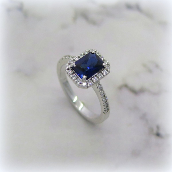 Anello centro blu in argento 925